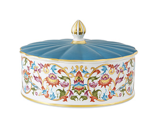 Club Exclusive Pieces